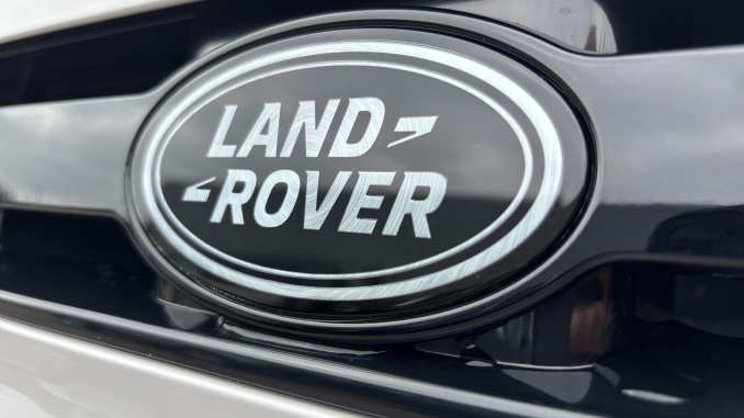 Land Rover Defender 3.0 D250 X-Dynamic HSE 110 5dr Auto Diesel Estate - Image 40